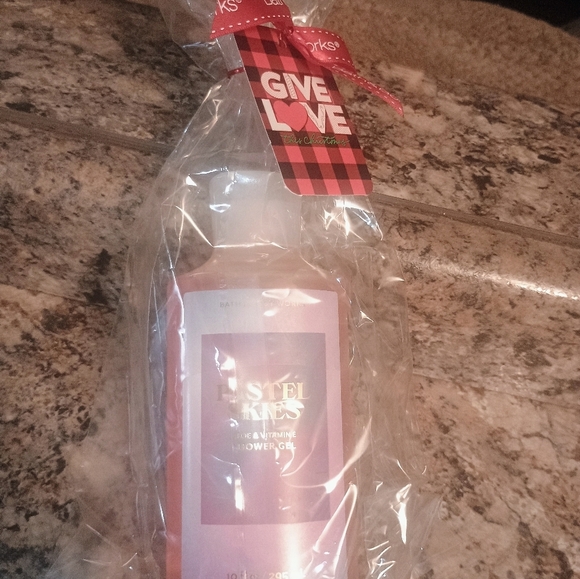 Bath & Body Works Pastel Skies Shower Gel. New. - Picture 5 of 5